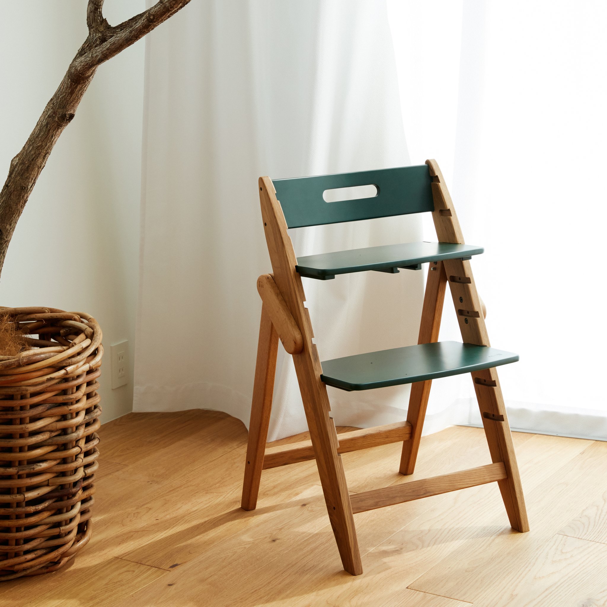 木製ハイチェアを厳選！大切な子供が毎日使うからこそ、本物の木製椅子を！ | FUORY